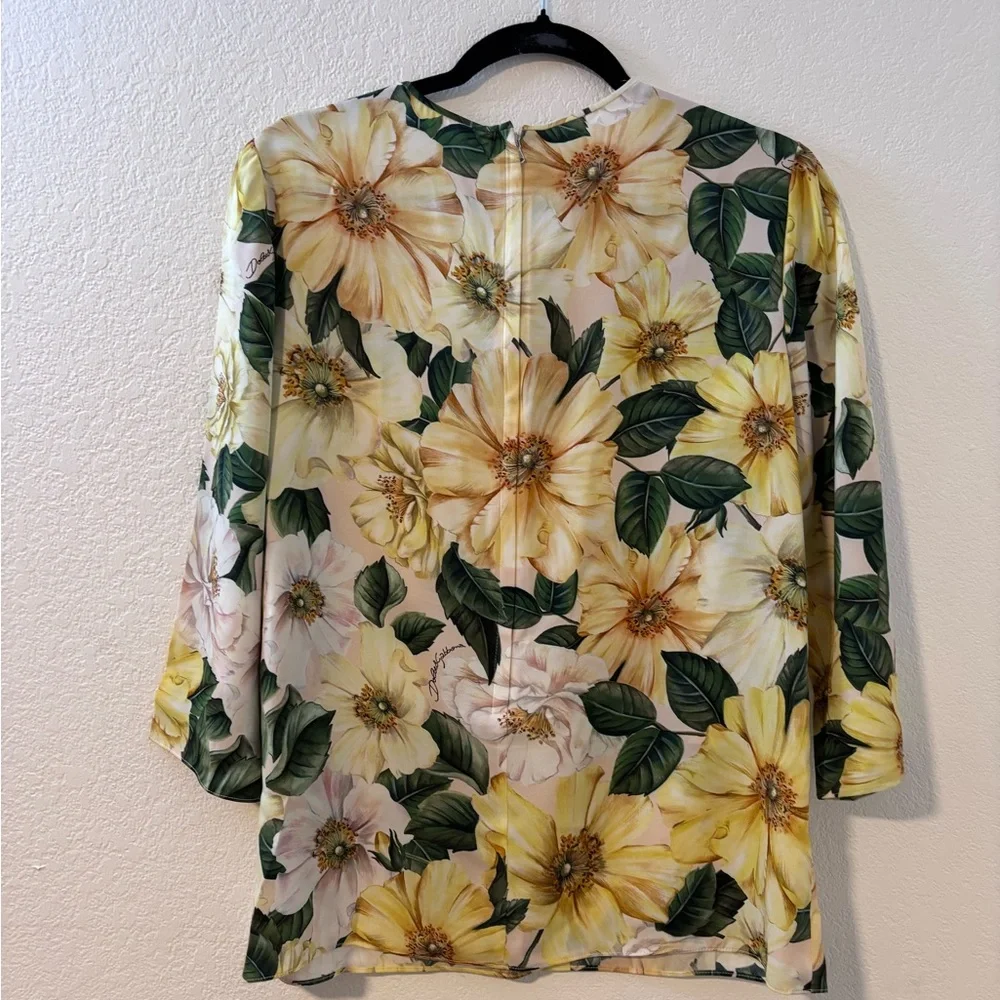 Dolce & Gabbana Silk Camelia Print Blouse Size 44 100% Silk - Picture 2 of 4